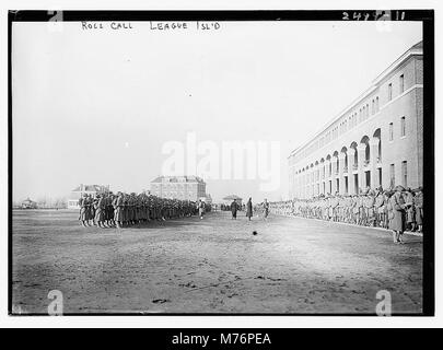 Dieses Foto zeigt einen namentlichen Aufruf von Einzelpersonen auf League Island, einem Gebiet, das historisch bedeutsam für seine Rolle in der US Navy und im Militär während des späten 19. Und frühen 20. Jahrhunderts war. Stockfoto