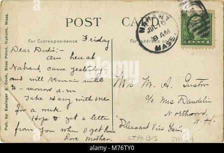 Ein Foto von Bass Point mit einem Postkartenladen und einer Coca-Cola-Werbung. Das Bild fängt die geschäftige Atmosphäre der Gegend ein und zeigt das lokale Handels- und Handelsbranding der damaligen Zeit. Stockfoto