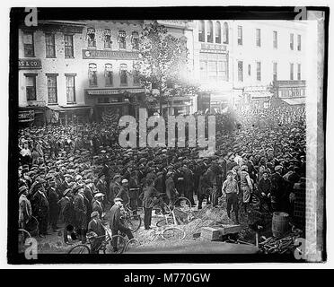 Ein Foto, das große Menschenmassen zeigt, die sich für die Star World Series versammelten und die Spannung und den Umfang des Ereignisses während des Zeitraums festhalten. Stockfoto