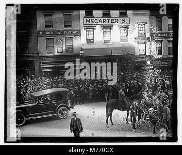 Eine große Menschenmenge versammelte sich, um die Star World Series zu erleben und die Spannung und Atmosphäre der Veranstaltung festzuhalten. Das Bild spiegelt den Umfang und die Begeisterung des Sportpublikums während der Serie wider. Stockfoto