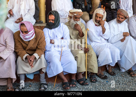 Szene auf der Nizwa Ziege Markt, Nizwa, Sultanat Oman Stockfoto