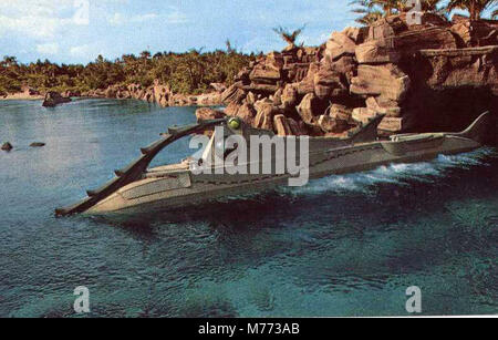 Ein Foto der Nautilus-U-Boot-Fahrt in Disney World, inspiriert vom Roman „20.000 Meilen unter dem Meer“ mit Captain Nemos ikonischem Schiff. Stockfoto