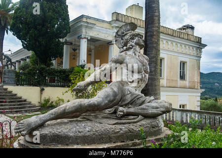 Achilles Statue in das Achilleion Palast, die Altstadt von Korfu, Ionische Inseln, Griechische Inseln, Griechenland, Europa Stockfoto