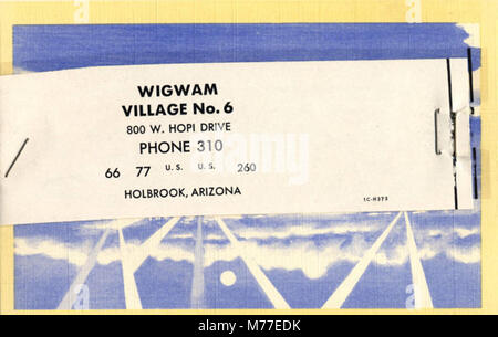 Wigwam Village No. 6, an der U.S. Route 66 in Holbrook, Arizona, ist ein historischer Motorplatz mit einzigartig gestalteten, tipi-förmigen Strukturen. Mitte des 20. Jahrhunderts war es eine beliebte Attraktion am Straßenrand, die die amerikanische Roadtrip-Kultur widerspiegelt. Stockfoto