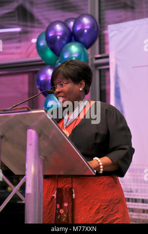 London, Großbritannien. 8. März, 2018. Jennette Arnold OBE spreche bei einem Empfang in der Londoner City Hall den internationalen Frauentag zu feiern. Quelle: Michael Preston/Alamy leben Nachrichten Stockfoto