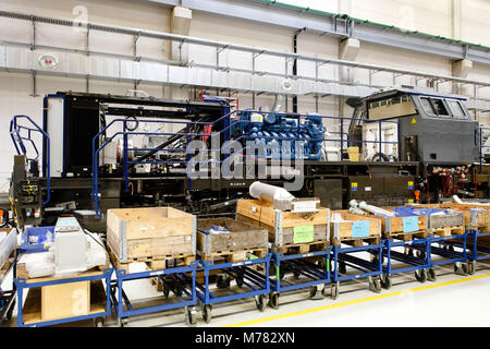 09 März 2018, Deutschland, Kiel: Blick auf eine unvollständige Diesellokomotive bei Vossloh Locomotives. Das Unternehmen plant, eine neue Produktionsstätte in Kiel-Suchsdorf zu öffnen. Foto: Frank Molter/dpa Stockfoto