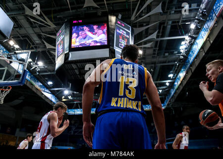 März 8, 2018 - Moskau, Moskau, Russland - Anthony Gill, #13 von Moskau Chimki, um eingehende Anrufe abzuwickeln, die Kugel während des 2017/2018 Turkish Airlines Euroleague Saison Runde 25 Spiel zwischen Moskau Chimki und AX Armani Exchange Olimpia Mailand bereitet. AX Armani Exchange Olimpia Mailand gewann 77-86 auf der Straße über Khimki Moskau Region im Arena Mytishchi. (Bild: © Nicholas Müller/SOPA Bilder über ZUMA Draht) Stockfoto