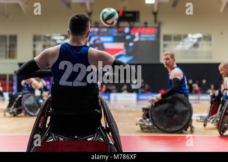 Leicester, Großbritannien, 9. März, 2018. Rollstuhl Rugby: Quad Nationen GBR USA vs am Leicester Arena Tag eins, GBR vs USA Rollstuhl Rugby. GBR's Chris Ryan (22) wirft den Ball zurück im Spiel. (C) pmgimaging/Alamy leben Nachrichten Stockfoto