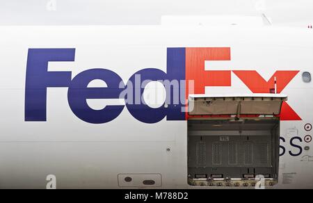 Richmond, British Columbia, Kanada. 14 Mai, 2011. Leeren Frachtraum eines FedEx (Federal Express) cargo Jet. (Bild: © bayne Stanley/ZUMApress.com) Stockfoto