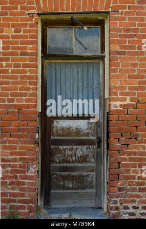 Hintertür in Geisterstadt Bodie, in Bodie State Historic Park, CA USA Stockfoto