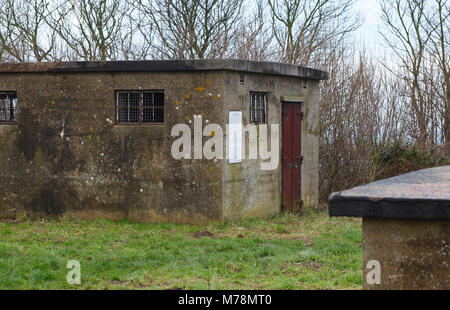 Konkrete Gebäude auf dem Gelände des abgebrochenen WWII Radar Station in Barrow gemeinsamen auf der nördlichen Küste von Norfolk. Stockfoto