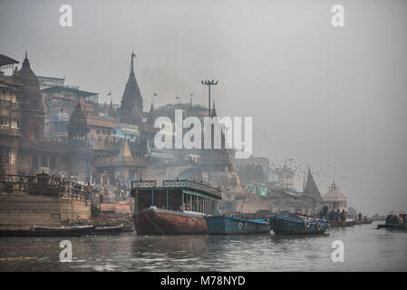 Manikarnika Ghat Ghat (Brennen), Varanasi, Uttar Pradesh, Indien, Asien Stockfoto