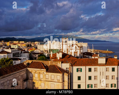 Ponta Delgada bei Sonnenuntergang, Erhöhte Ansicht, Sao Miguel, Azoren, Portugal, Atlantik, Europa Stockfoto