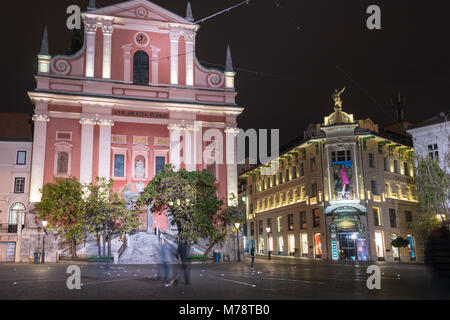 In der Nacht, Ljubljana Preseren Platz, Kirche der Mariä Verkündigung, Slowenien Stockfoto