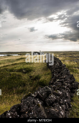 Herdísarvík, dem ehemaligen Zuhause von Einar Benediktsson auf der Halbinsel Reykjanes im südlichen Island Stockfoto