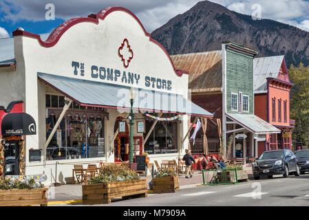 Geschäfte bei Elk Avenue in Crested Butte, Colorado, USA Stockfoto