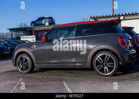 Nürnberg/Deutschland - März 4, 2018: Mini Logo auf einem Mini Auto an einen Autohändler in Deutschland. Stockfoto