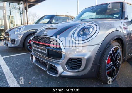 Nürnberg/Deutschland - März 4, 2018: Mini Logo auf einem Mini Auto an einen Autohändler in Deutschland. Stockfoto