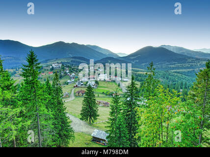 Schöne Landschaft Bukowina Region in Rumänien. Tihuta Überführung Stockfoto