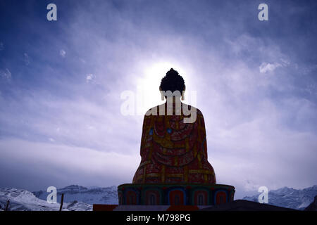 Buddha Statue an langza Dorf in Kaza (Himachal Pradesh) Indien. Stockfoto