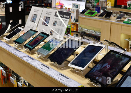 Chimki, Russland - März 08. 2018. Tablet-PC Shop Mvideo im Einkaufszentrum Liga Stockfoto