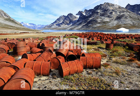 Grönland, Ostgrönland, Ammassalik, der ehemalige US-Militärbasis, Militärbasis, Ölfässer, Müll, Stockfoto