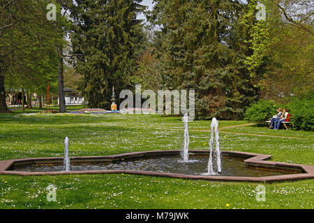 Deutschland, Hessen, Bad Salzschlirf in der Nähe von Fulda, Wellness Park, Brunnen, Feder, Stockfoto