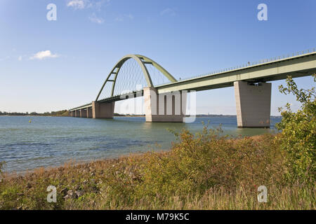 Fehmarnsund Brücke über den Sound, Insel Fehmarn, Schleswig-Holstein, Norddeutschland, Deutschland, Stockfoto