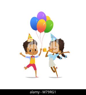 Glückliche afroamerikanische Kinder mit den Ballons und Geburtstag hat glücklich Springen auf weißem Hintergrund. Vector Illustration für Geburtstag party Flyer, Website Banner, Poster, Flyer, Einladung. Isoliert. Stock Vektor