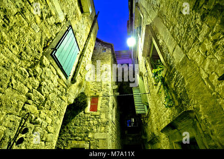 Straße Od alten Split Steinarchitektur Abend Blick, Dalmatien, Kroatien Stockfoto