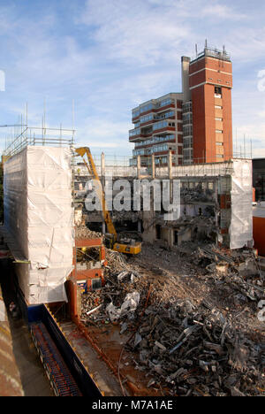 Abriss der Gebäude für Sanierung, Orpington, Kent, England Stockfoto