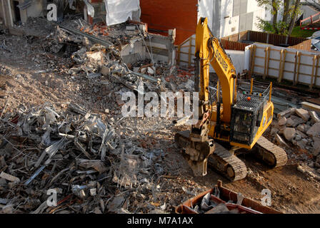 Abriss der Gebäude für Sanierung, Orpington, Kent, England Stockfoto