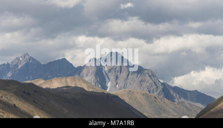 Der maipo Canyon (Cajon del Maipo, auf Spanisch), ein Canyon in den Anden. Chile. In der Nähe der Hauptstadt Santiago. Es bietet wunderschöne Landschaften. Stockfoto