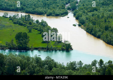 Luftaufnahme der Buna Fluss nach dem Zusammenfluss mit dem Fluss Drin, Shkodra, Albanien Stockfoto