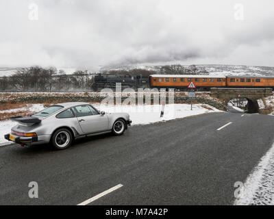 1979 Porsche 911 Turbo auf einer Straße in Goathland North Yorkshire UK Stockfoto