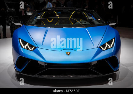 Genf, Schweiz - 6. MÄRZ 2018: Lamborghini Huracan Performante Spyder Sportwagen auf dem 88. Internationalen Automobilsalon in Genf präsentiert. Stockfoto