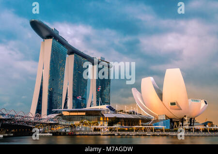 Einen schönen Blick auf die Marina Bay Sands zusammen mit ArtScience Museum in der Marina Bay, Singapur, Südostasien, Asien Stockfoto