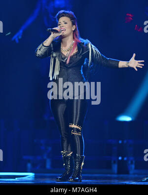 SUNRISE, FL - 25. Februar: Demi Lovato führt bei BB&T Center, die am 25. Februar in Sunrise, Florida 2014. Personen: Demi Lovato Stockfoto