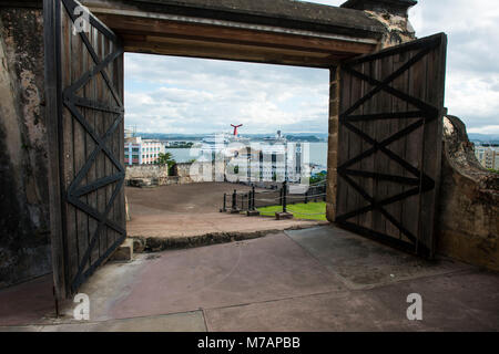 Eingangstor zum El Morro Fort, San Juan, Puerto Rico, Karibik Stockfoto