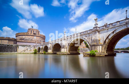 Saint Angel Castle und Brücke in Rom, Italien Stockfoto