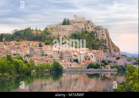 Frankreich, Provence, Sisteron Stadt, Stockfoto