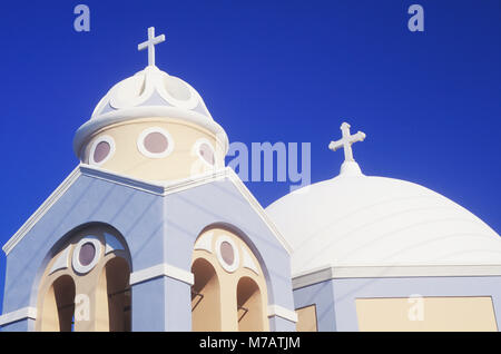 Low Angle View einer Kirche, Santorini, Kykladen, Griechenland Stockfoto