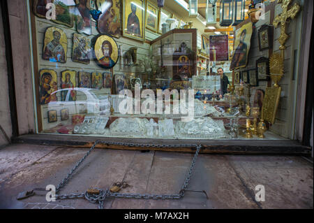 Athen. Shop für religiöse Artikel, Athinas Straße. Griechenland. Stockfoto