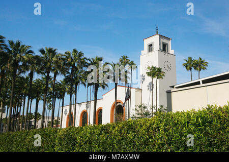 Palmen vor eine Eisenbahn-Station, Union Station, Los Angeles, Kalifornien, USA Stockfoto