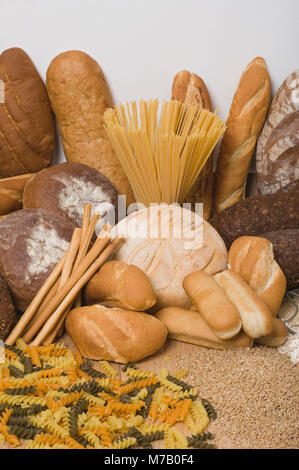 Nahaufnahme von Pasta und Brot Stockfoto