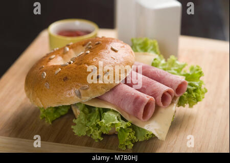 Nahaufnahme von einem Speck-bagel Stockfoto