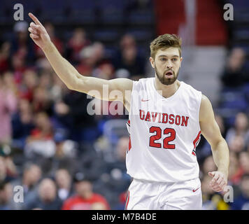 März 9, 2018: Davidson Wildkatzen F#22 wird Magarity seinen Korb während einer 10-Europameisterschaft Männer Basketball Spiel zwischen den Davidson Wildkatzen und der Saint Louis Billikens in der Hauptstadt eine Arena, in Washington, DC, Justin Cooper/CSM feiert Stockfoto