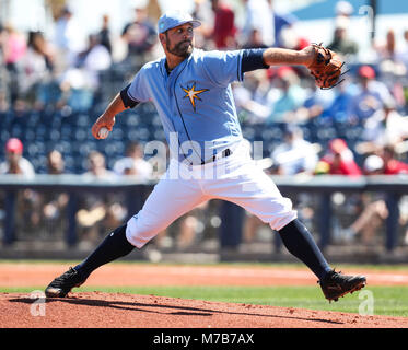 Port Charlotte, Florida, USA. 9 Mär, 2018. MONICA HERNDON | Zeiten. Andrew Kittredge (36) der Tampa Bay Rays, Plätze im ersten Inning gegen die Minnesota Twins am 9. März 2018 in Charlotte Sports Park in Port Charlotte, Fla. Credit: Monica Herndon/Tampa Bay Zeiten/ZUMA Draht/Alamy leben Nachrichten Stockfoto