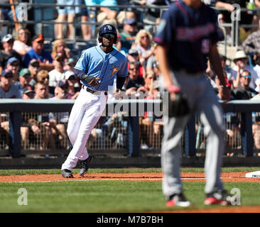 Port Charlotte, Florida, USA. 9 Mär, 2018. MONICA HERNDON | Zeiten. Lucius Fox zuziehen im fünften Inning gegen die Minnesota Twins läuft am 9. März 2018 in Charlotte Sports Park in Port Charlotte, Fla. Credit: Monica Herndon/Tampa Bay Zeiten/ZUMA Draht/Alamy leben Nachrichten Stockfoto