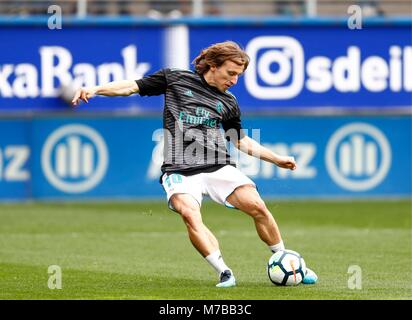 Eibar, Spanien. 10 Mär, 2018. (L - R) * Luka Modric* von Real Madrid CF während der SD Eibar vs Real Madrid CF, La Liga bei Ipurua Stadion in Eibar am 10. März 2018. (© DAVID CANTIBRERA/CORDON Cordon Drücken Drücken) Credit: CORDON PRESSE/Alamy leben Nachrichten Stockfoto